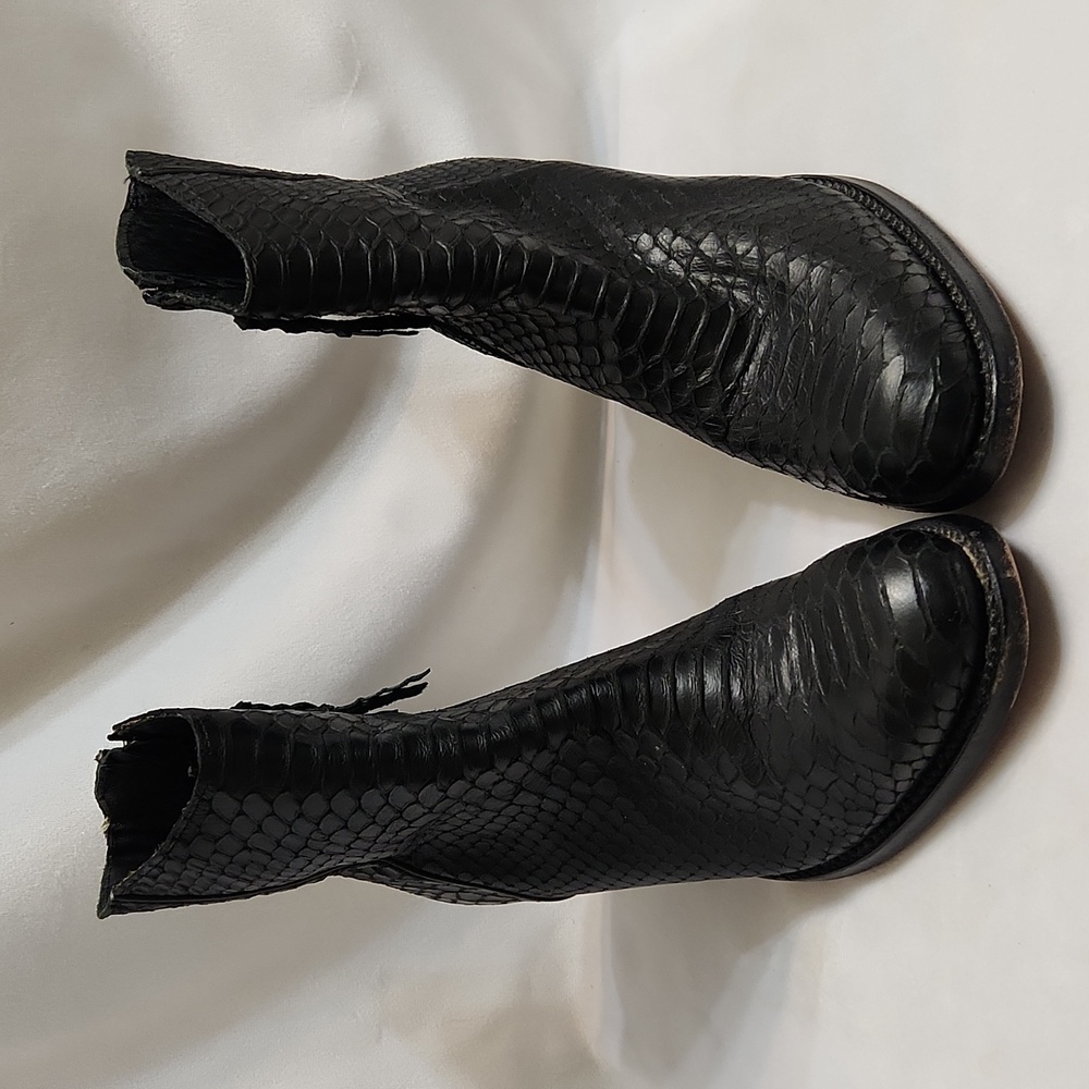 Penelope Chilvers Kalahari Snakeskin Heeled Black Leather Ankle boots  (w 38)